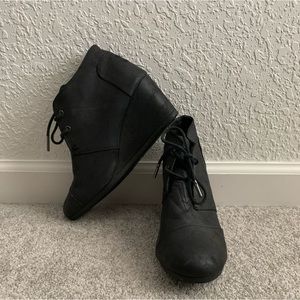 Toms Black Wedges